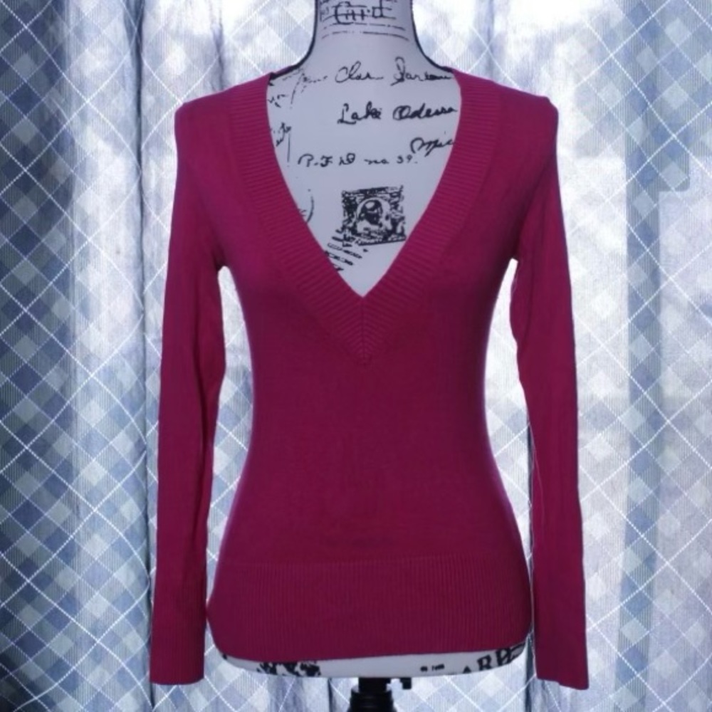 ⭐️BANANA REPUBLIC Long sleeve V-Neck XS